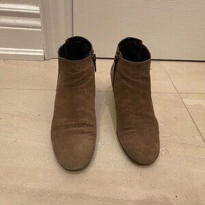 Aquatalia waterproof taupe suede booties 6.5